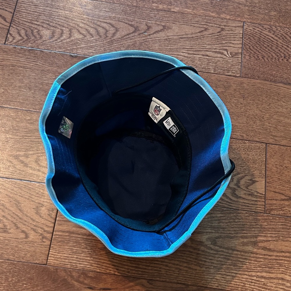 Brand new Tennessee Titans bucket hat - Picture 2 of 3